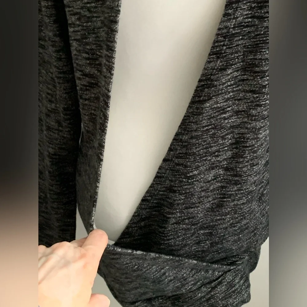 EXPRESS Women’s Black White Heather Long Sleeve Open Wrap Back Cotton Pull-over
